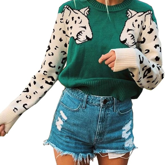 Sweaters - Leopard printed sweater